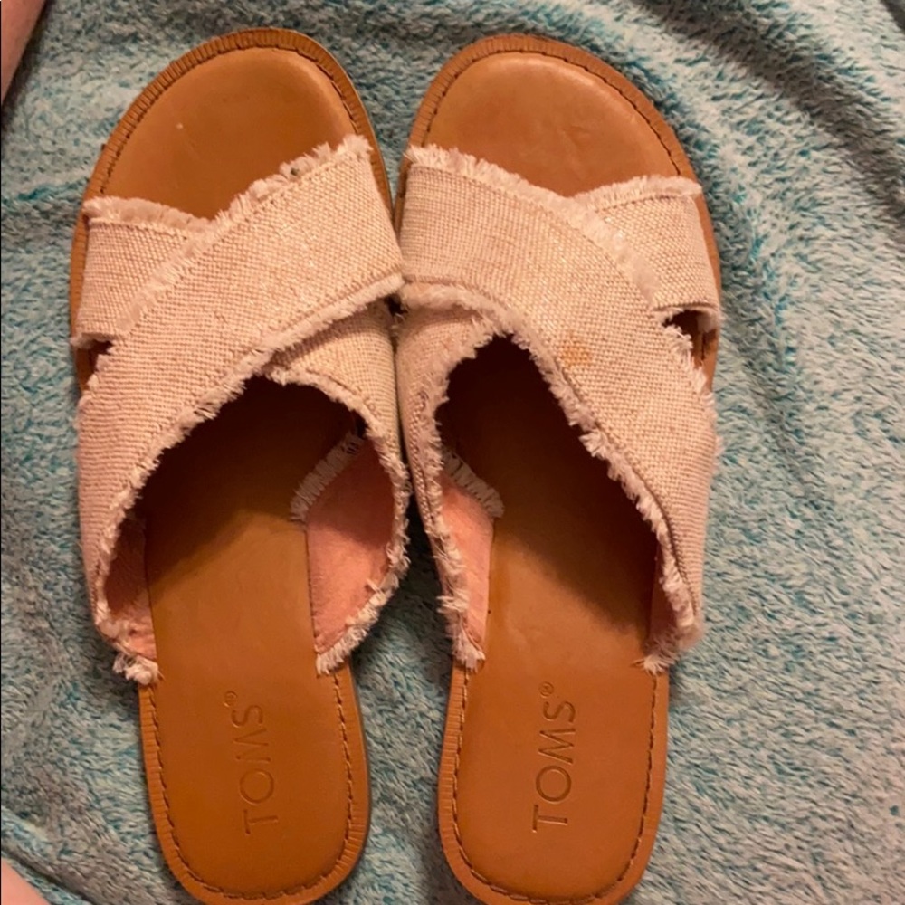 Toms slip on sandals
